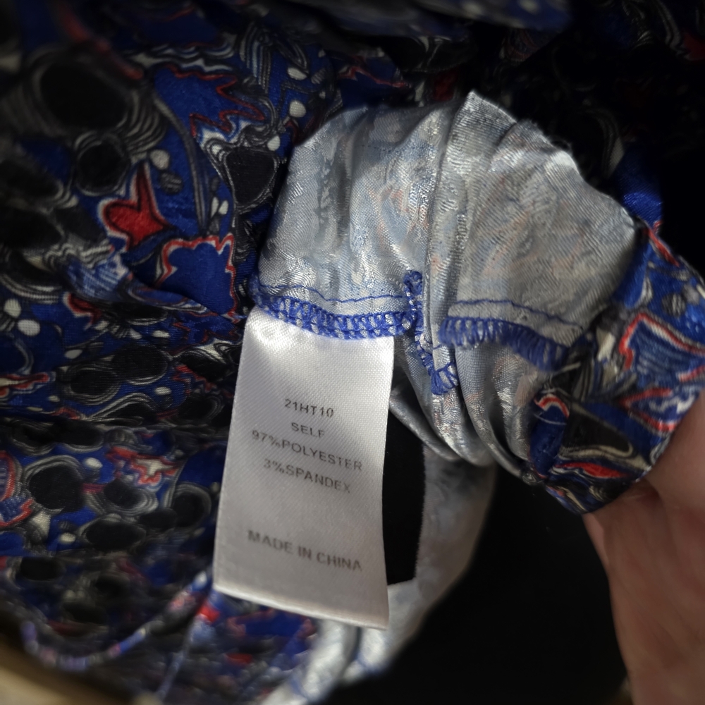 Hunter Bell Patterned Blouse - Picture 4 of 4